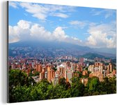 Wanddecoratie Metaal - Aluminium Schilderij Industrieel - Stedelijke horizon van Medellin in het Zuid-Amerikaanse Colombia - 90x60 cm - Dibond - Foto op aluminium - Industriële muurdecoratie - Voor de woonkamer/slaapkamer