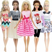 Poppenkleertjes - Geschikt voor Barbie - Set van 5 outfits - Kleding voor modepoppen - Badkleding - Jurk, shirt, broek, rok, bikini - Cadeauverpakking