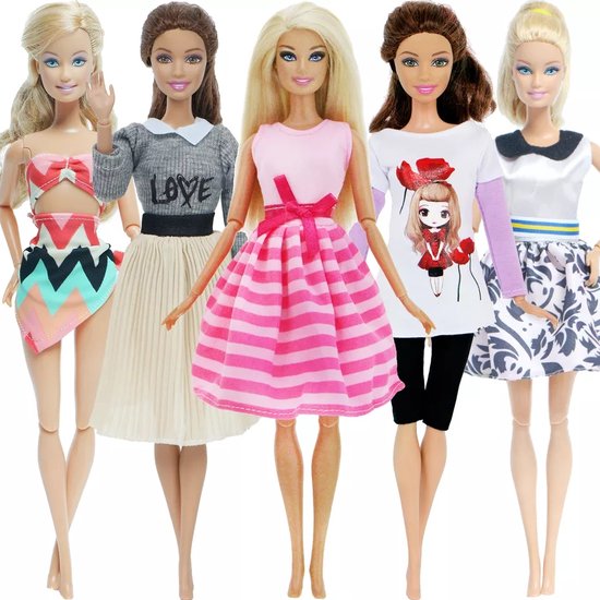 Poppenkleertjes - Geschikt voor Barbie - Set van 5 outfits - Kleding voor  modepoppen -... | bol.com