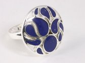 Ronde opengewerkte zilveren ring met lapis lazuli - maat 20