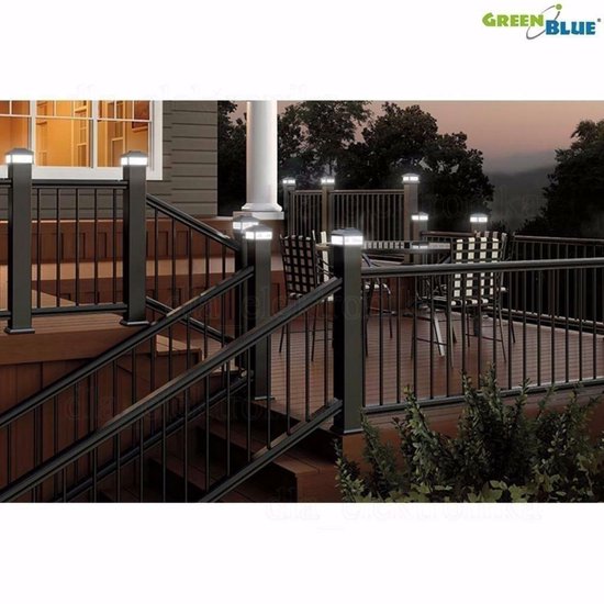 Lampe de jardin solaire avec capteur crépusculaire 81x81x60 mm