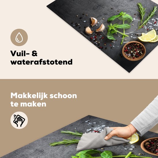 Inductiebeschermer met betonprint, vuil- & waterafstotend, makkelijk schoon te maken met een doekje.