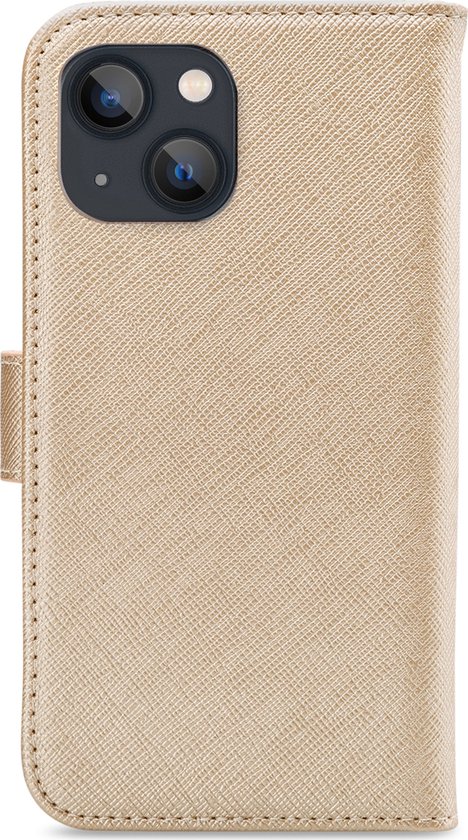 Étui de téléphone doré texturé, avec un double objectif de caméra à l'arrière et un rabat de fermeture.
