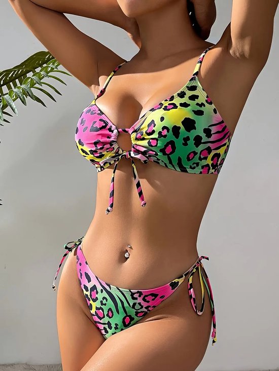 Bikini met luipaardprint, strik aan de voorkant en hoge uitsnijding aan de zijkant - maat S