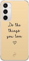 Shockproof hoesje - Geschikt voor Samsung Galaxy S23 FE - Do the things with love - Extra sterke case - TPU/polycarbonaat - Tekst - Geel, Transparant