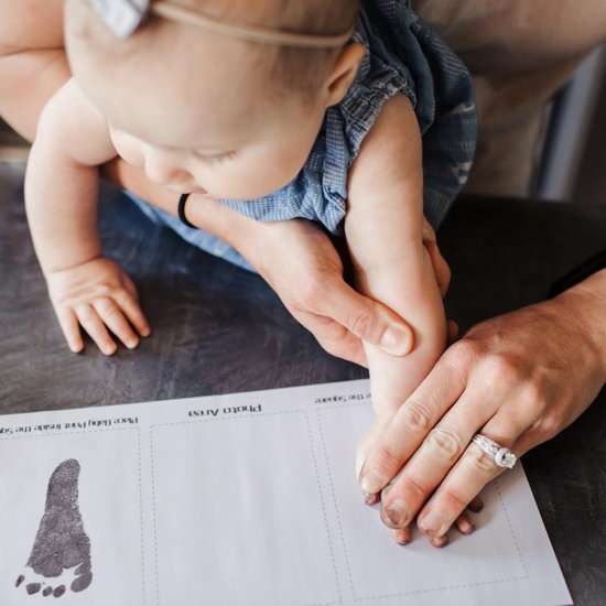 TOYESS Baby voetafdruk kit & handafdruk kit, baby fotolijst voor pasgeboren baby douche geschenken, inktloze hand en voetafdruk kit, poot print kit voor honden
