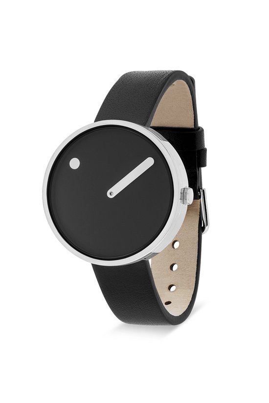 Zwart lederen horloge met zilverkleurige kast en een zwarte wijzerplaat met een wit stipje en witte wijzers.