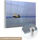 MuchoWow® Glasschilderij 60x40 cm - Schilderij acrylglas - Noordzee - Vissersboot - Vogel - Foto op glas - Schilderijen