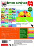 Omslag van een educatief spel 'Letters Schrijven' met veel gekleurde kaarten waarop dieren, kinderen en letters staan. Centraal 2 citroenen onder een tent.