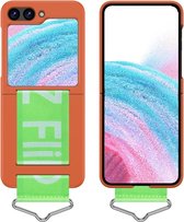 Lunso - Geschikt voor Samsung Galaxy Z Flip5 - Hoes met band - Oranje/Groen
