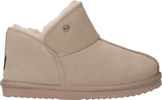 Lichtroze suède pantoffel met schapenvacht voering en Warmbat logo.