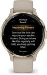 Smartwatch met "Improving Fitness" op het scherm.