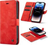 Casemania Hoesje Geschikt voor Apple iPhone 15 Pro Crimson Red - 2 in 1 Magnetic Book Case