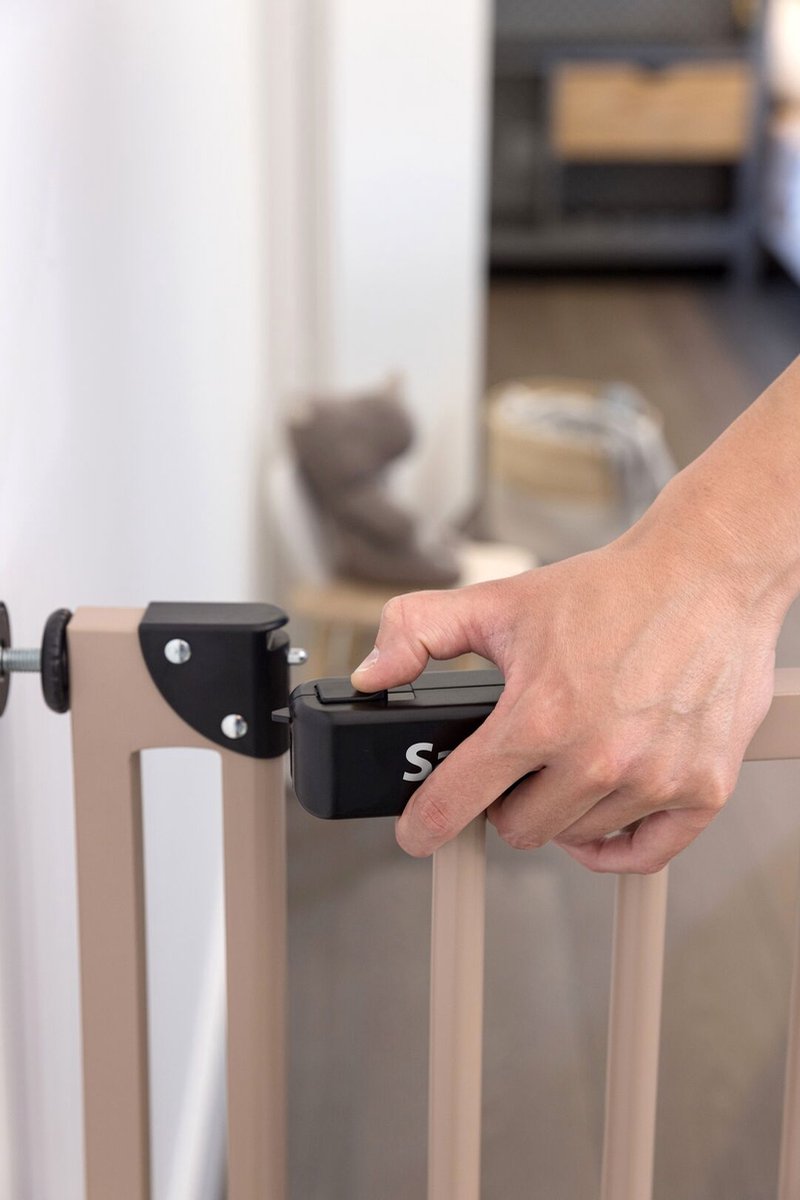 Safety 1st Easy Close Metal, Rallonge de barrière 7 cm, Sans perçage, Rallonge de barrière de sécurité enfant facile à installer, Extension barrière escalier enfant, À pression, Blanc