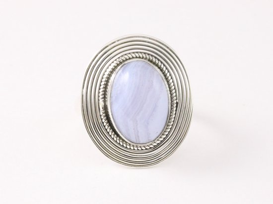 Bague ovale en argent décorée d'agate dentelle bleue - taille 18,5