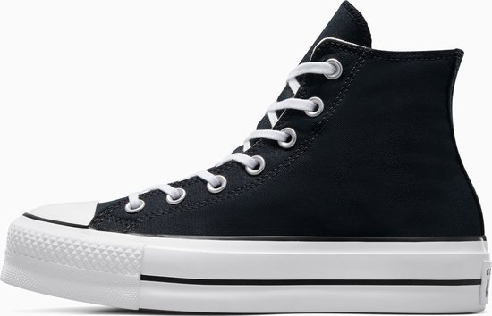 Zwarte Converse All Star Lift Hi damessneaker met witte zool en veters.