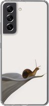 Geschikt voor Samsung Galaxy S21 FE hoesje - Slak - Lelie - Grijs - Siliconen Telefoonhoesje