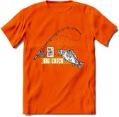 Big Catch - Vissen T-Shirt | Grappig Verjaardag Vis Hobby Cadeau Shirt | Dames - Heren - Unisex | Tshirt Hengelsport Kleding Kado - Oranje - S
