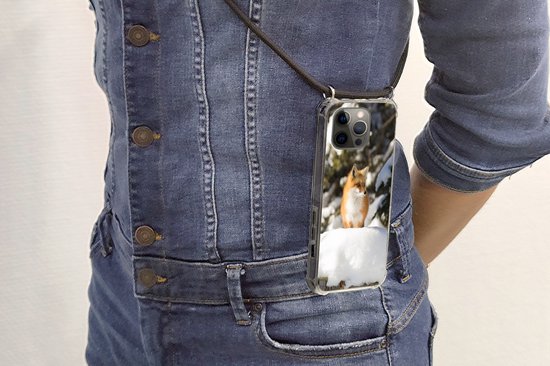 Telefoonhoesje Geschikt voor iPhone 12 pro crossbody - Vos - Sneeuw - Boom - Siliconen - Crossbody - Backcover met Koord - Telefoonhoesje met koord - Hoesje met touw Telefoonhoesje