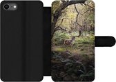 Étui pour téléphone iPhone 7 Bookcase - Animal de la forêt - Cerf - Soleil - Avec compartiments - Étui portefeuille avec fermeture magnétique