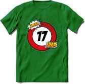 17 Jaar Hoera Verkeersbord T-Shirt | Grappig Verjaardag Cadeau | Dames - Heren | - Donker Groen - 3XL