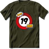 19 Jaar Hoera Verkeersbord T-Shirt | Grappig Verjaardag Cadeau | Dames - Heren | - Leger Groen - XL