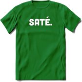 Sate - Snack T-Shirt | Grappig Verjaardag Kleding Cadeau | Eten En Snoep Shirt | Dames - Heren - Unisex Tshirt | - Donker Groen - S