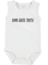 Baby Rompertje met tekst 'Ooms grote trots' | mouwloos l | wit zwart | maat 50/56 | cadeau | Kraamcadeau | Kraamkado