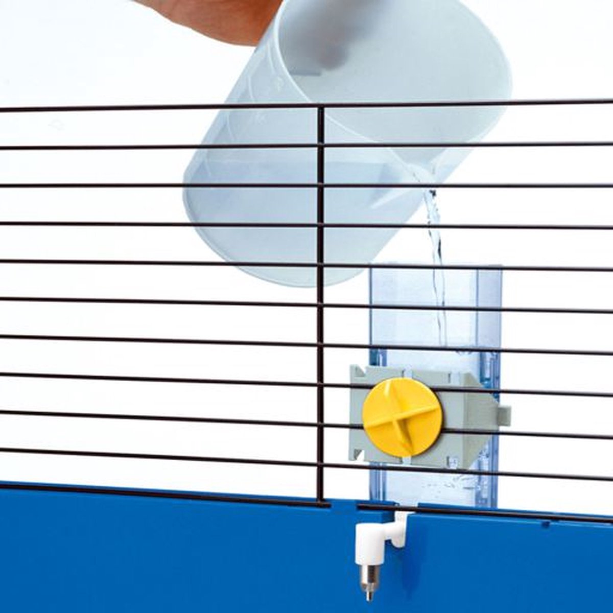 Ferplast Sippy Drinkfles Voor Kleine Huisdieren - 0,16 Gallon (0,6L) - Met Roestvrijstalen Tuit En Zuignapbevestiging - Voor Konijnen, Cavia's, Hamsters En Ratten