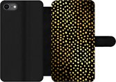 Bookcase Geschikt voor iPhone SE 2020 telefoonhoesje - Stippen - Goud - Zwart - Met vakjes - Wallet case met magneetsluiting