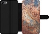Bookcase Geschikt voor iPhone SE 2020 telefoonhoesje - Roest print - Grijs - IJzer - Met vakjes - Wallet case met magneetsluiting