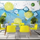 Zelfklevend fotobehang - Refreshing lemonade.
