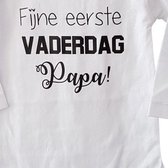 Shirtje baby tekst opdruk bedrukt eerste cadeau | fijne eerste vaderdag papa | Lange | wit met zwart | maat 68