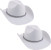 4x stuks witte verkleed cowboyhoeden met koord - Carnaval hoeden - Western thema