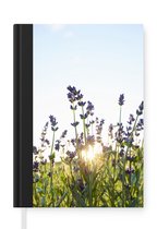 Notitieboek - Schrijfboek - Close-up van lavendel tijdens zonsondergang - Notitieboekje klein - A5 formaat - Schrijfblok