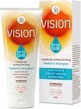 Tube en doos met Vision Sensitive++ Expert Extra Care zonnebrandcrème, SPF 30. Langdurige bescherming.