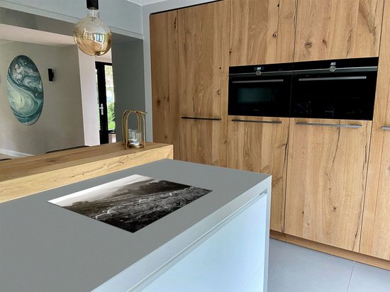 Chefcare Inductie Beschermer Schapen in de Bergen - Zwart Wit - 65x52 cm - Afdekplaat Inductie - Kookplaat Beschermer - Inductie Mat