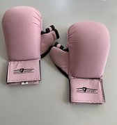 Jomi Sports - Karate handschoen - vuist met duim - Kravmaga - bokshandschoen - kunstleer - S - Roze