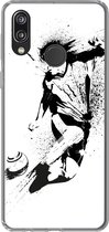 Geschikt voor Huawei P20 Lite (2020) hoesje - Een illustratie van een persoon die een voetbal richting doel schiet - Jongens - Jongetje - Kind - Siliconen Telefoonhoesje