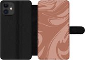 Bookcase Geschikt voor iPhone 12 Pro telefoonhoesje - Marmer print - Bruin - Chocola - Met vakjes - Wallet case met magneetsluiting