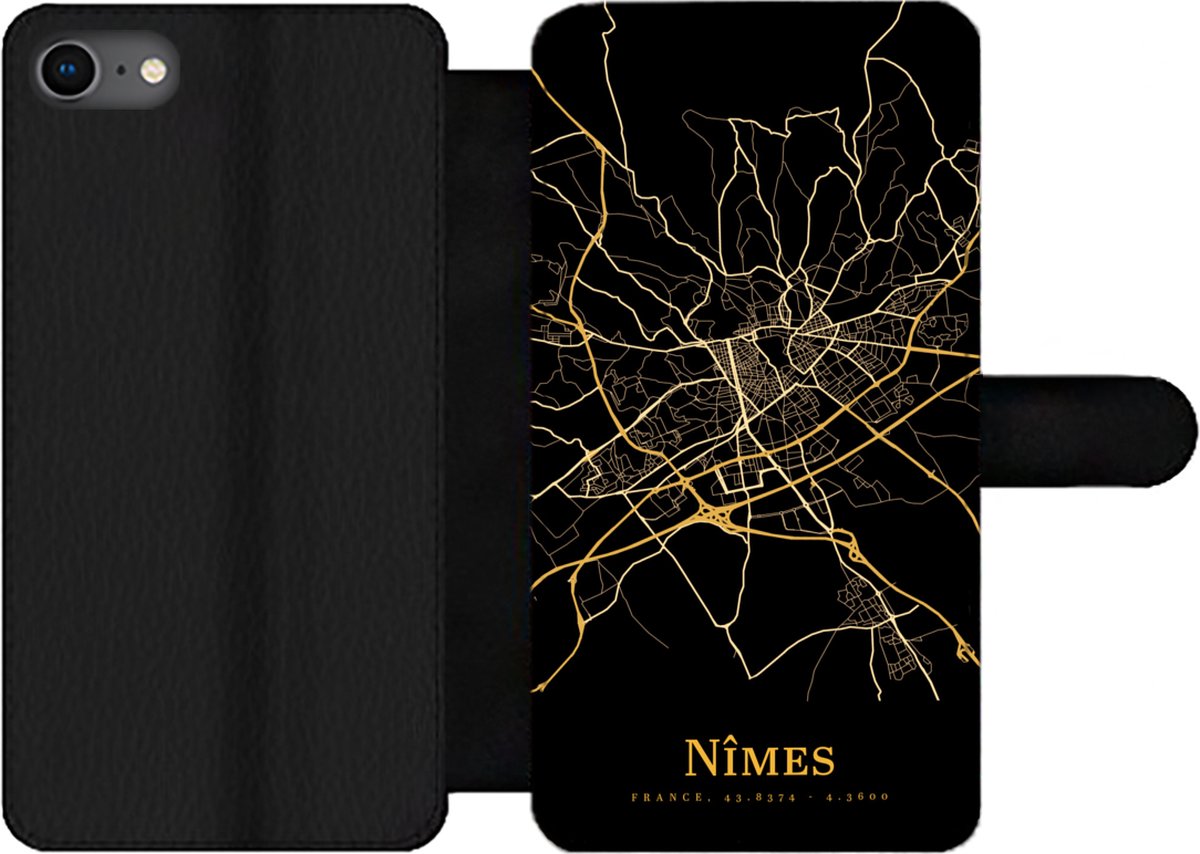 Telefoonhoesje Geschikt voor iPhone 7 telefoonhoesje - Nîmes - Kaart - Goud - Met vakjes - Wallet case met magneetsluiting