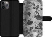 Bookcase Geschikt voor iPhone 11 Pro Max telefoonhoesje - Verf - Grijs - Zwart - Met vakjes - Wallet case met magneetsluiting