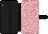 Bookcase Geschikt voor iPhone XR telefoonhoesje - Krokodillenleer - Dierenprint - Roze - Met vakjes - Wallet case met magneetsluiting