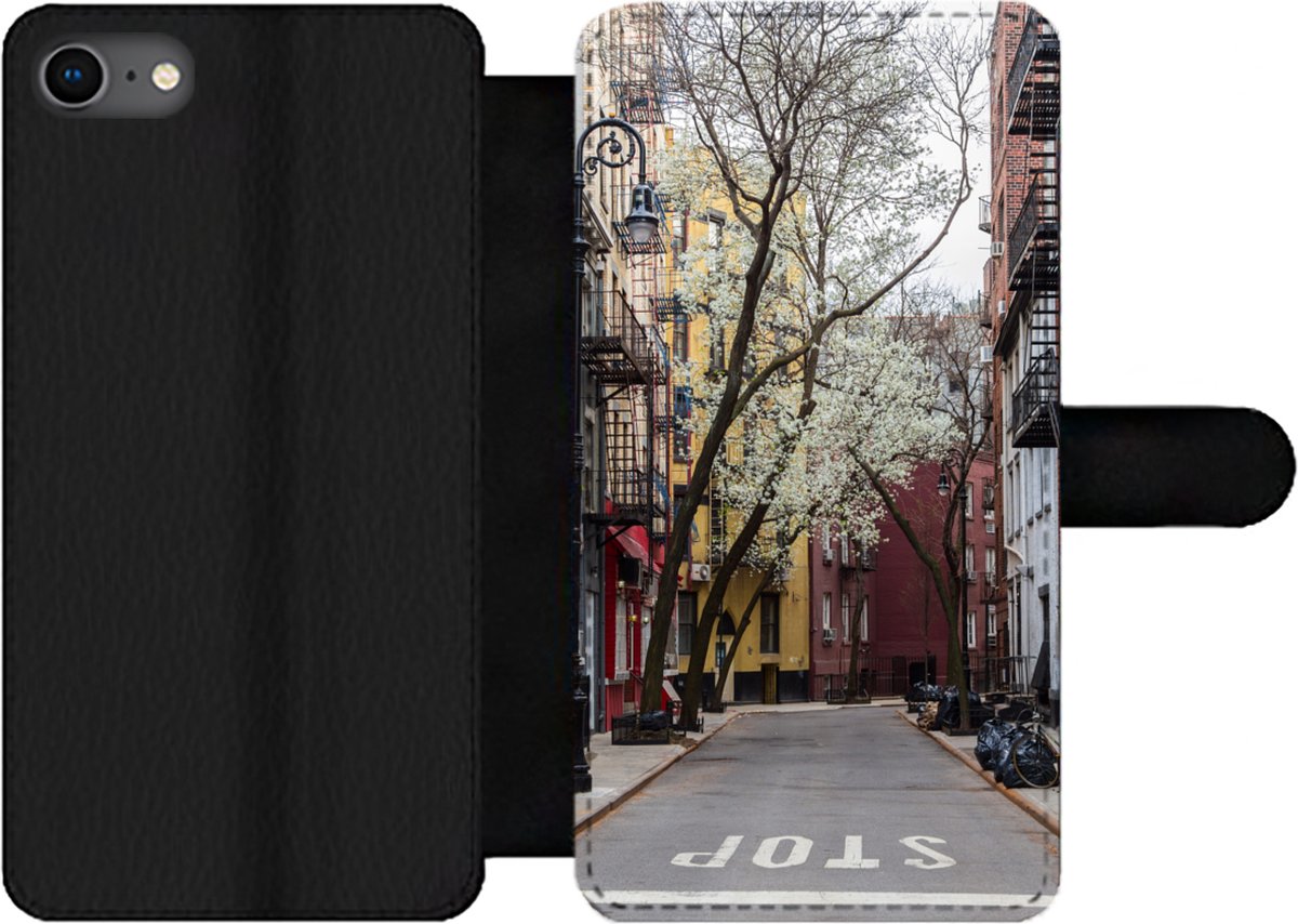 Telefoonhoesje Geschikt voor iPhone 7 telefoonhoesje - New York - Amerika - NYC - Met vakjes - Wallet case met magneetsluiting