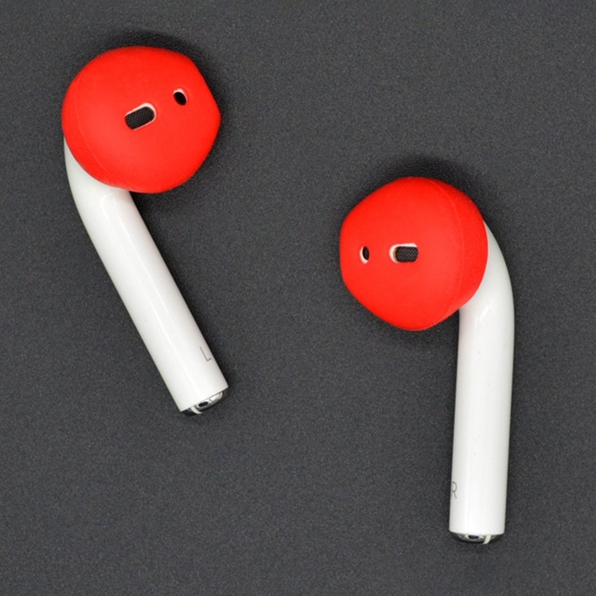 Mobigear Earbuds Hoesje geschikt voor Apple AirPods 1 Hoesje Flexibel Siliconen - Rood