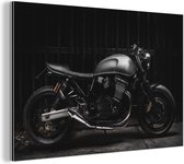 Wanddecoratie Metaal - Aluminium Schilderij Industrieel - Zijaanzicht van een zwarte motor - 150x100 cm - Dibond - Foto op aluminium - Industriële muurdecoratie - Voor de woonkamer/slaapkamer