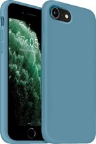 Coverzs Luxe Liquid Silicone case geschikt voor Apple iPhone SE 2022 hoesje - Blauw - Geschikt voor iPhone SE2022 case - Licht blauwe case - Beschermhoesje - Backcover hoesje - Lichtblauw