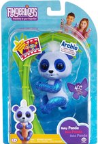 Fingerlings Baby Panda Archie - Robot panda - hugs