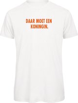 Koningsdag t-shirt wit S - Daar moet een koningin - soBAD. | Oranje shirt dames | Oranje shirt heren | Koningsdag | Oranje collectie