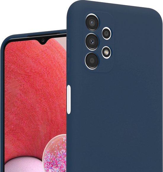 Donkerblauw siliconen telefoonhoesje met matte afwerking en cameralens uitsparing, voor een Samsung A13.